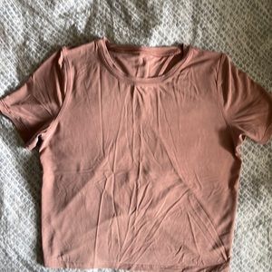 Lululemon mauve short sleeve crop top, size 6